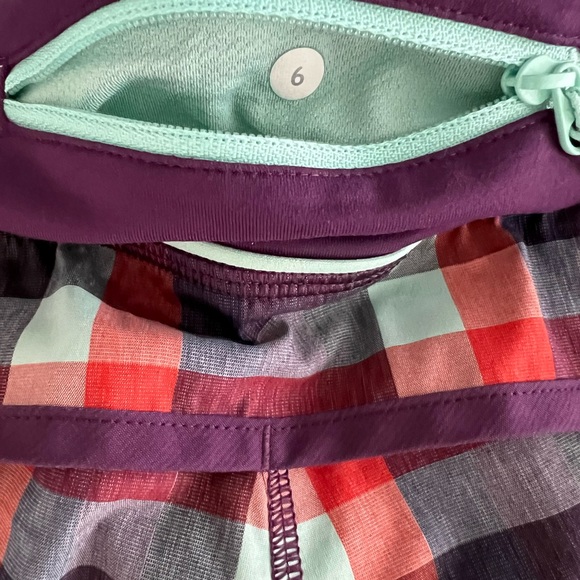 Lululemon Speed Shorts - Picture 5 of 6